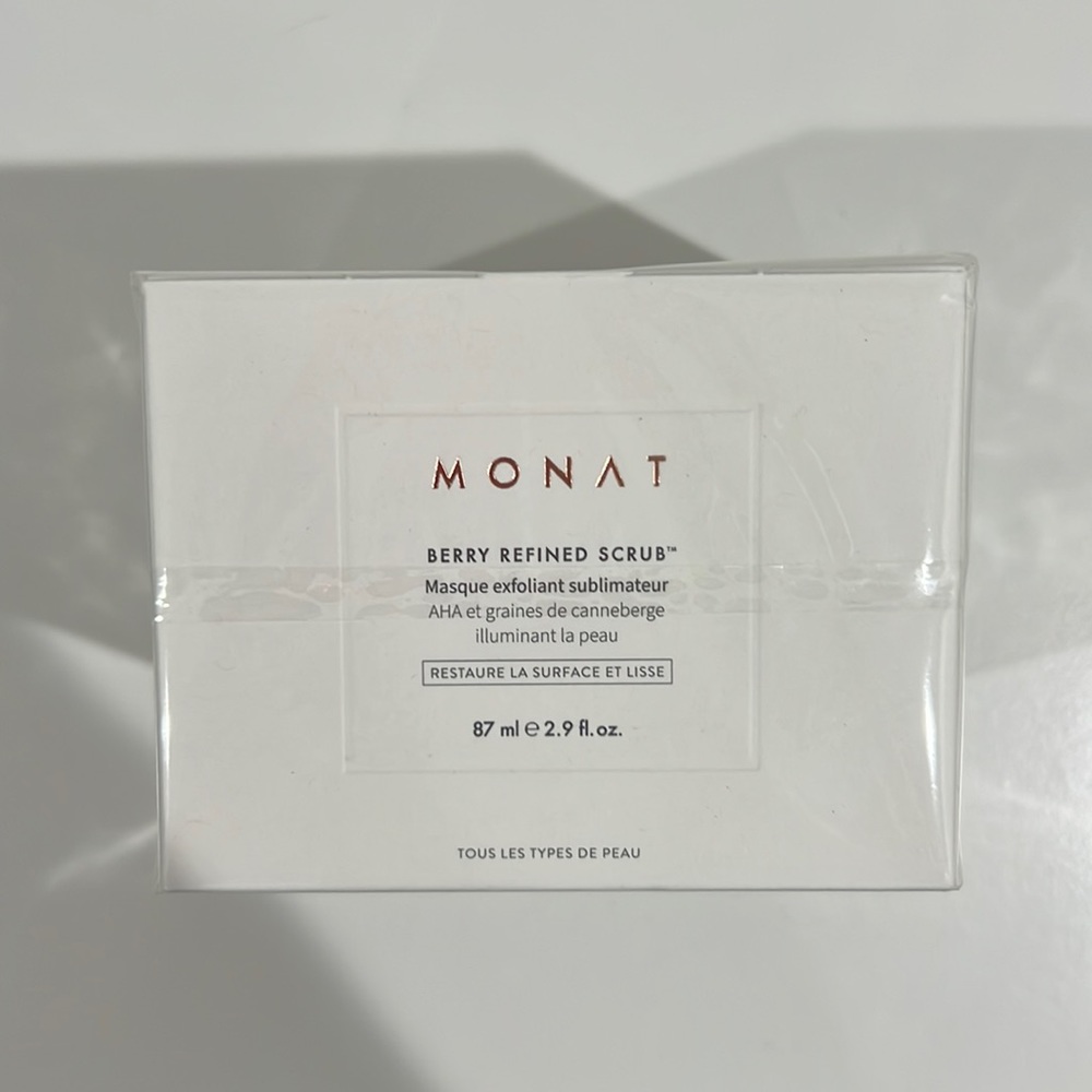 MONAT Berry Refined Scrub